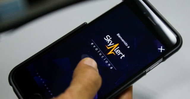 También monitorea tormentas y erupciones. skyalert