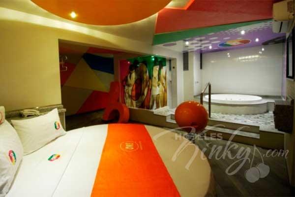 Las habitaciones van de los 300 a los 600 pesos. Love-Hotel aries