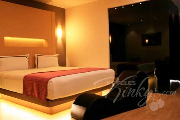 Las habitaciones van de los 450 a los 1800 pesos. Love Hotel Cancer