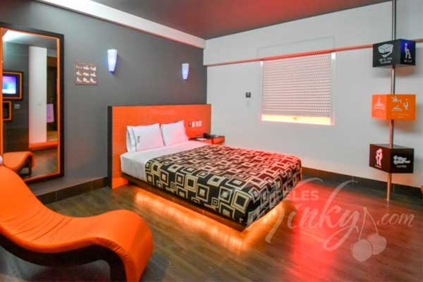 Las habitaciones van de los 400 a los 620 pesos. Love-Hotel Géminis