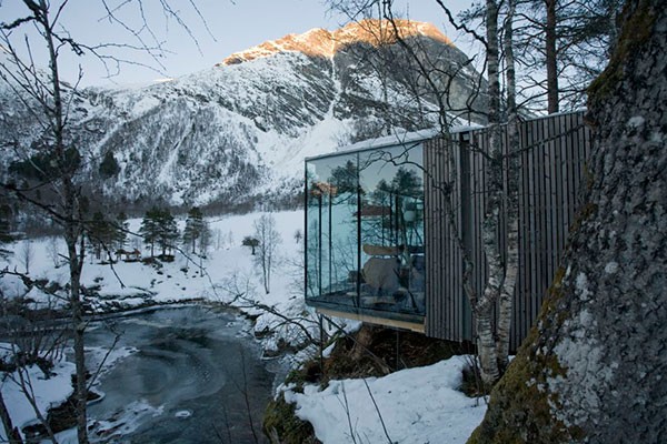 El cuenta con nueve habitaciones, cada una tiene un diseño diferente. Juvet Landscape Hotel