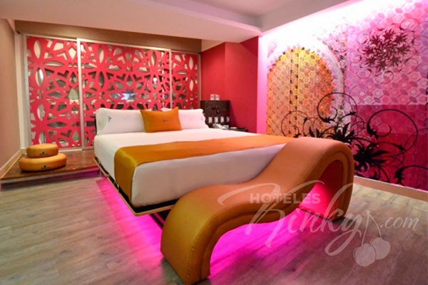 Potro del Amor del Love Hotel Amala. potro del amor amala
