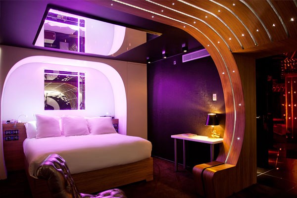 Los cocteles del bar de este hotel son conocidos por ser los mejores del Barrio Latino en París. hotel-seven