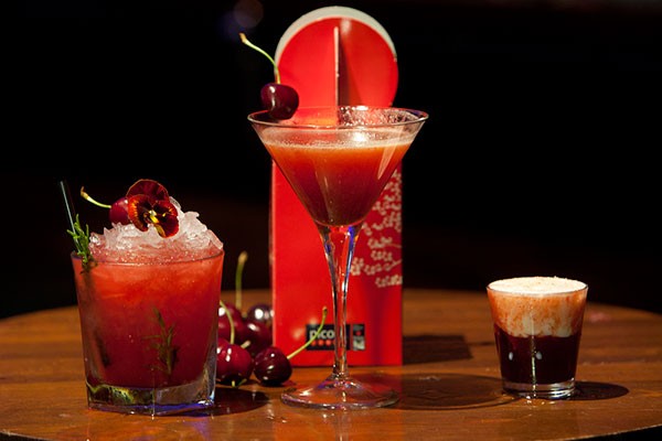 Incluir las cerezas como adorno pondrá un toque elegante y super Kinky a tus fiestas.