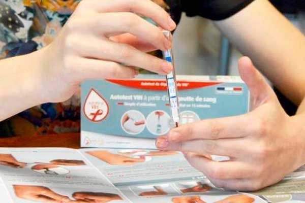 Esta prueba es exclusiva para detectar VIH, no para otras ETS y tiene un costo de 30 euros. Autotest VIH Mylan