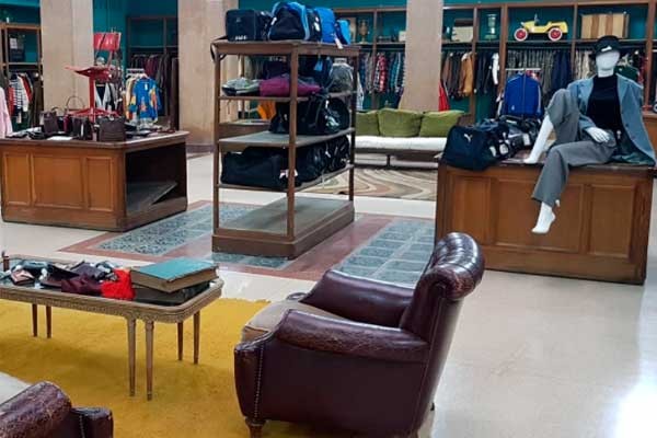Con 800 metros, es la tienda más grande de Europa. Vintalogy moda vintage tienda