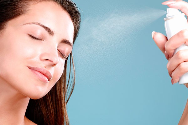 Hay una gran variedad de marcas en el mercado, entre ellas, Avène y Vichy. agua termal