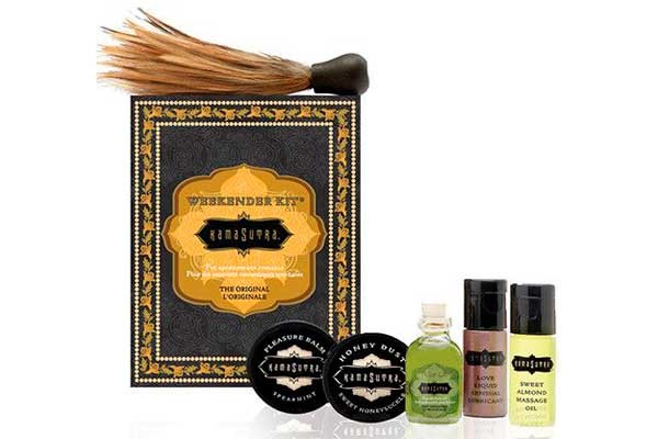 Perfecto para quien se inicia en los productos sexuales. Kit Kamasutra weekender erotika