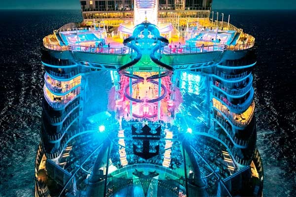 Barcelona será su puerto base durante la temporada inicial de viajes. crucero mas grande del mundo symphony of the seas