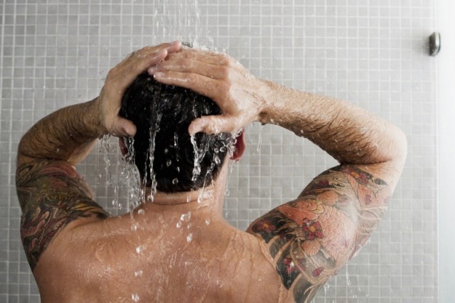 Un buen baño es más que suficiente. Baño