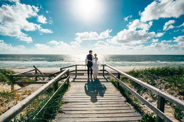 Si te animas, puedes casarte en Sylt, eso sí, con ropa. isla sylt alemania boda