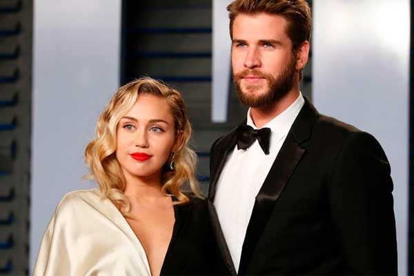 Mantiene una relación con Liam Hemsworth. pansexualidad Miley Cyrus