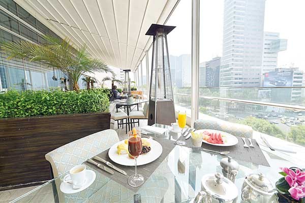 La comida del Restaurante Diana está a cargo del Chef Fernando Sánchez. planes para el dia de las madres brunch st regis