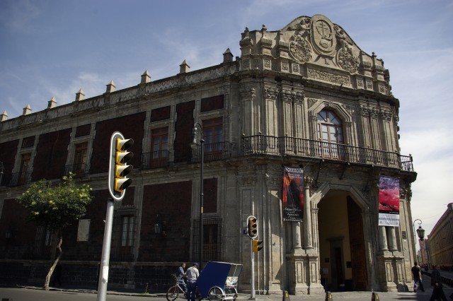 Podrás recorrer los pasillos del Antiguo Palacio de la Inquisición por la noche y disfrutar de sus historias. Noche_De_Museos