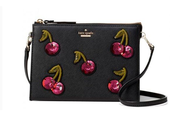 Disponible en El Palacio de Hierro con un costo de $ 6,690.00. bolsa de cerezas