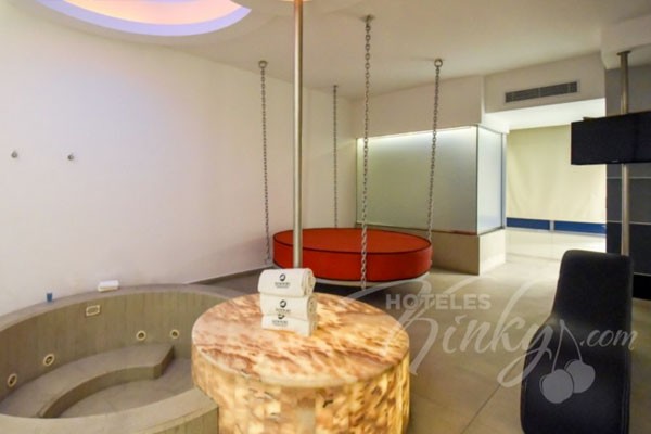 Habitación Jacuzzi Vapor. Hotel Newport Villas & Suites habitación jacuzzi vapor