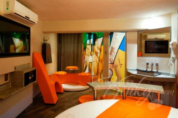 Gira Gira de la Villa MMM! gira gira love hotel oh oriente villa mmm