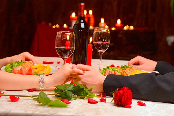 Disfruten una deliciosa copa de su vino favorito.