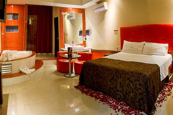 La cama de tu casa está bien, pero la de un Love Hotel está mejor.