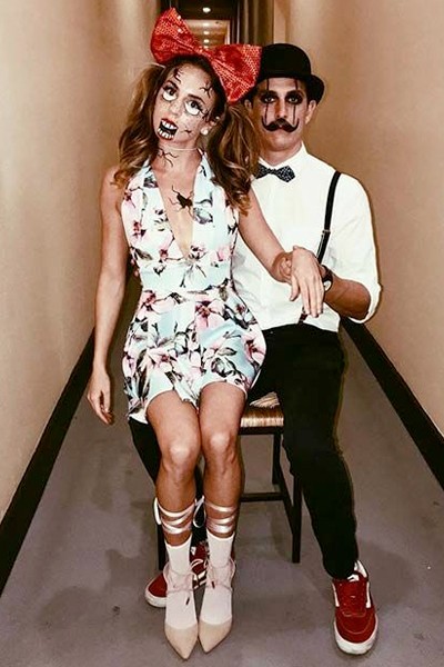 No olvides incluir cuerdas amarradas de las muñecas para que en realidad parezcas títere. Disfraces-de-ultima-hora-en-pareja-4