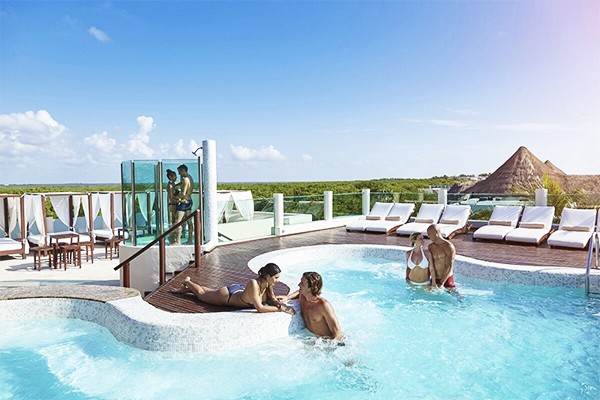 Existen hoteles y clubes Swinger friendly para tus primeras experiencias.