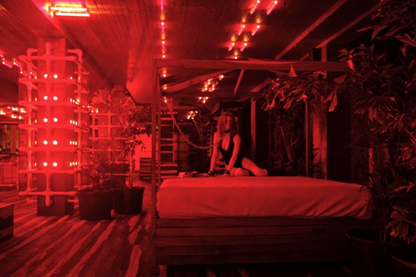 Sus tonalidades en rojo y la original decoración, hacen del Hotel Reina Roja uno de los más eróticos y originales.