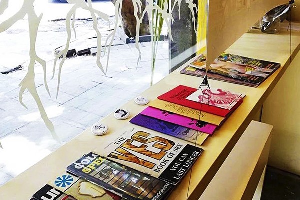 En la LibrerÍa El Insulto puedes encontrar literatura erótica que sale de lo convencional.