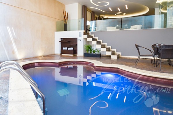 Habitación Alberca del Motel Picasso Toluca.
