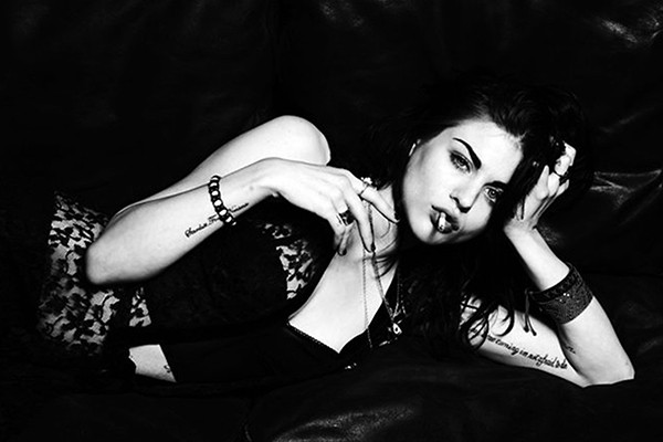 Una de las fotos más sexies de Frances Bean Cobain.