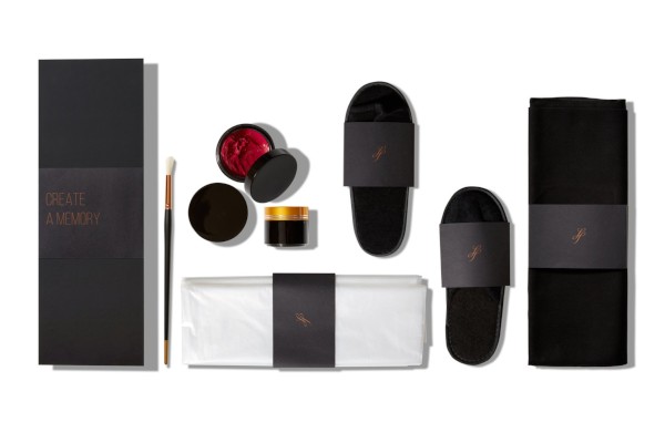 Kit Love and Paint de Alexander Esquerra. Kit Love and Paint