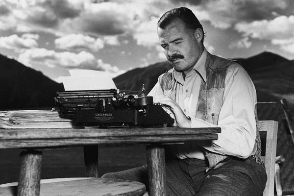 Con “El jardín del Edén”, Ernest Hemingway creó a una de las parejas más Kinky de la literatura.