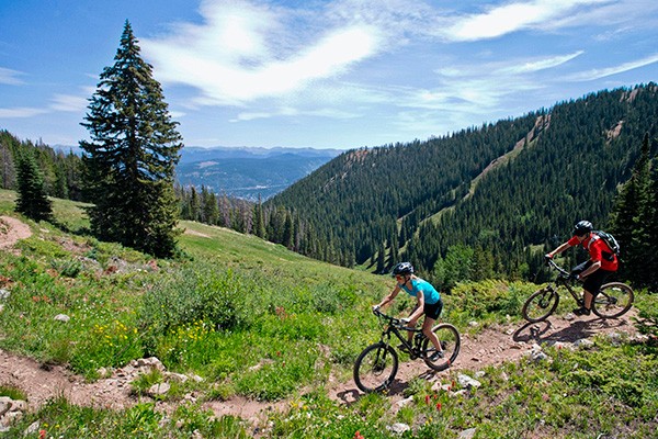 Te recomendamos pedalear por el Breck Park Trail.