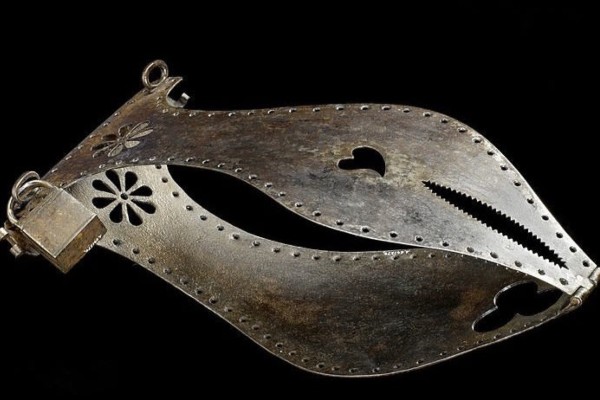 Cinturón de castidad medieval.