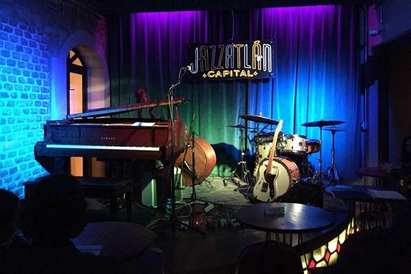 El lugar ideal para los amantes del jazz y de la comida deliciosa.