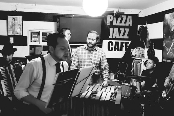 Si buscas el mejor jazz en un ambiente tranquilo y casual, este es el lugar para ti.