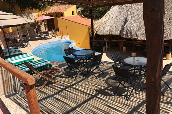 Un hermoso hotel en medio de la playa ideal para estimular tus sentidos.