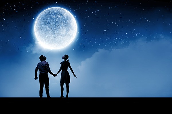 ¡Aprovecha los beneficios que la superluna le trae a tu vida amorosa y sexual!