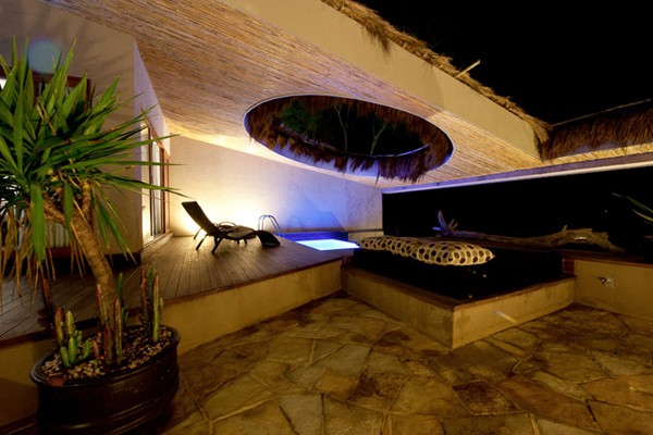 Habitación con mini alberca privada.