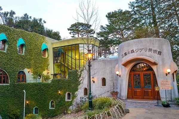 El afamado museo ha sido edificado siguiendo las líneas conceptuales de las películas que maneja Studio Ghibli.