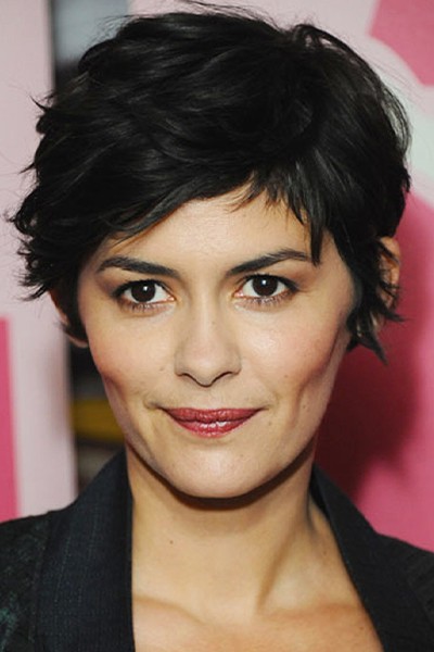 Audrey Tautou luce bellísima con este pixie, anímate a replicar su estilo.