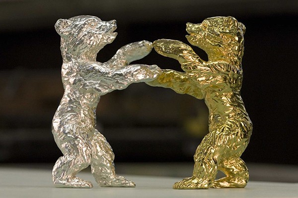 Estos Osos de Oro y Plata son el premio que se llevan los nominados en este festival. Figurillas para la Berlinale