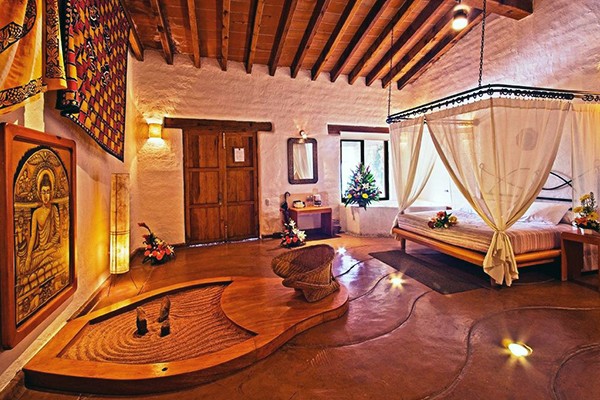 Cada habitación cuenta con elementos únicos y místicos que te reconectan con tu verdadera esencia. los mejores hoteles románticos cerca de CDMX