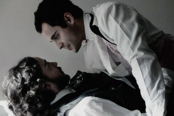 La historia de un amor imposible entre dos amantes homosexuales.