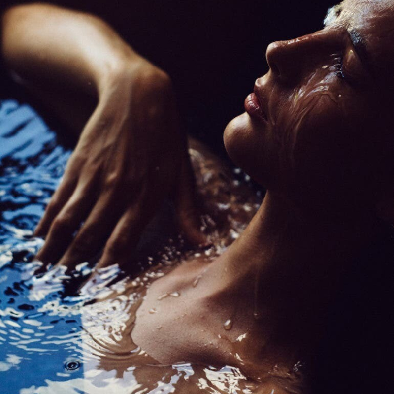 El erotismo en las fotografía submarinas de Marta Syrko