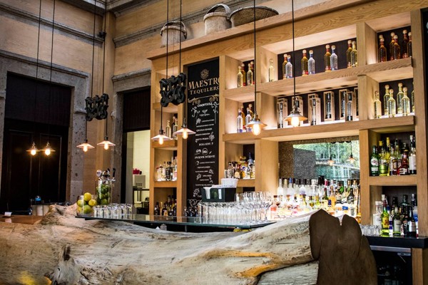 Encuentra este espacio dentro de Casa Lamm. Restaurantes en la Roma: Nueve Nueve