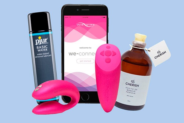 Kit con vibrador para parejas We Vibe Chorus y productos Cherish.