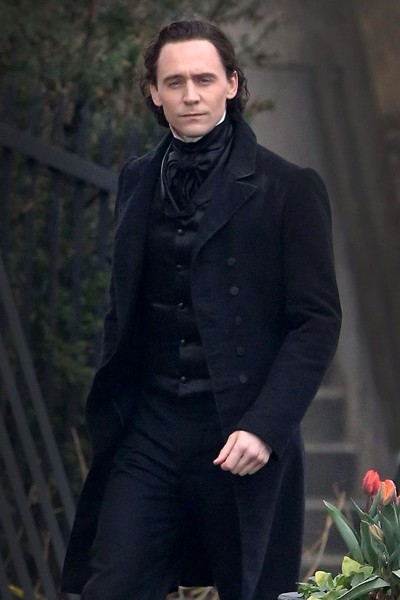Misterioso y sensual, así es Tom Hiddleston.