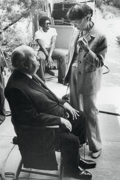 Alfred Hitchcock y Edith Head