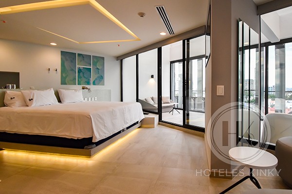 Suite Terraza Aire del Love Hotel Quinto Elemento.