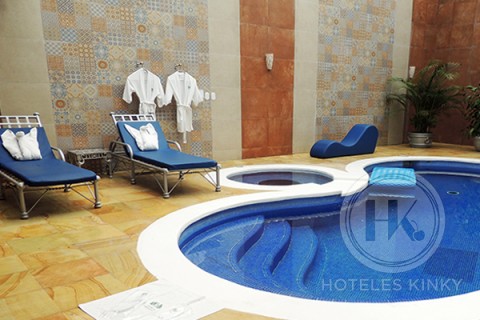 Alberca de la habitación Villa Ángel del Love Hotel Paraíso del Sur.